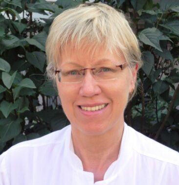 Fachärztin für Orthopädie und Unfallchirurgie, Geriatrie, Palliativmedizin und Rettungsmedizin